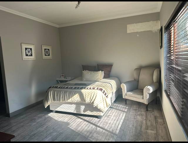 3 BEDROOM TOWNHOUSE FOR SALE IN GLENVISTA